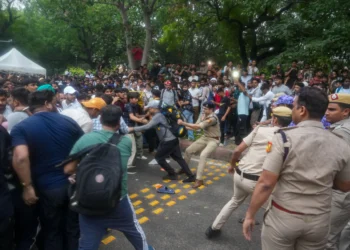 संसद सत्र का पहला दिन: सुरक्षा के कड़े इंतजाम, ‘चलो संसद’ मार्च को लेकर दिल्ली पुलिस का सख्त रुख