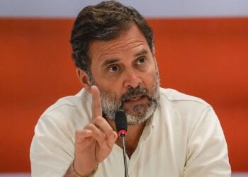 बड़ा खतरा टला, राहुल गांधी का विमान दस मिनट तक हवा में लगाता रहा चक्कर